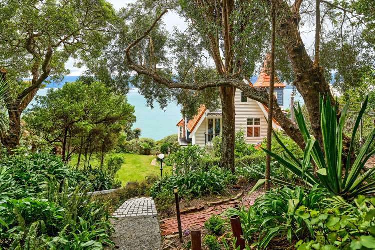 10 and 14 Fortification Road Karaka Bays_30