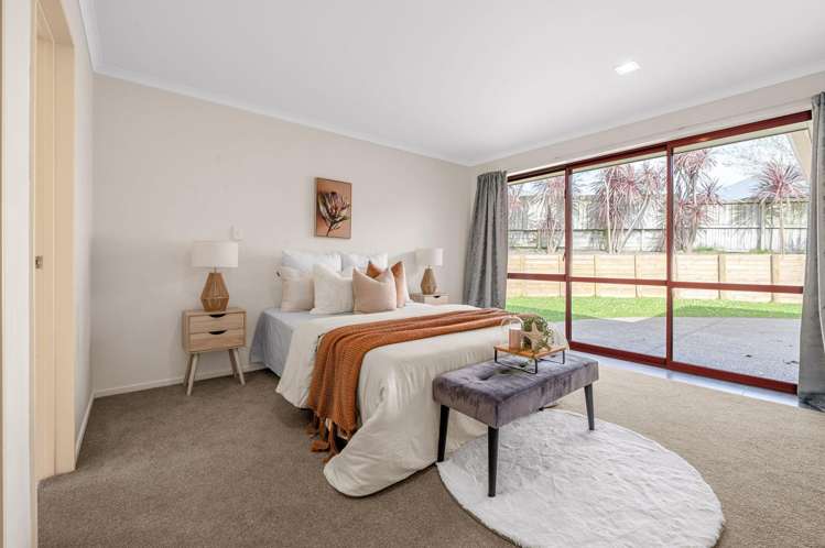 1 Farleigh Close Huntington_12