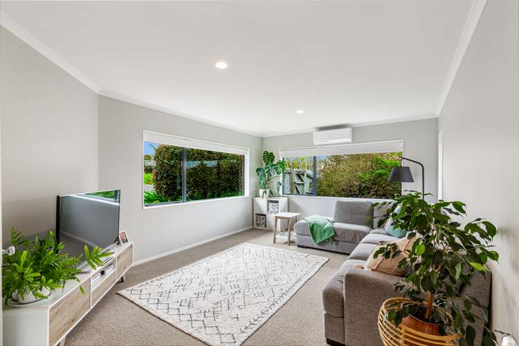 56 Rivervale Grove Stanmore Bay_5