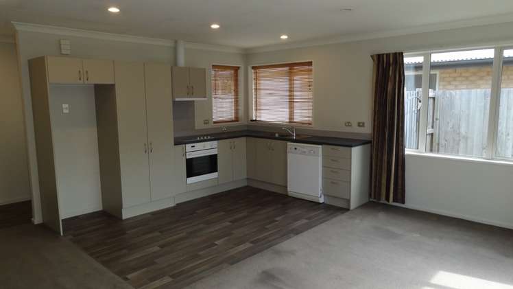 3/60 Bassett Street Burwood_3