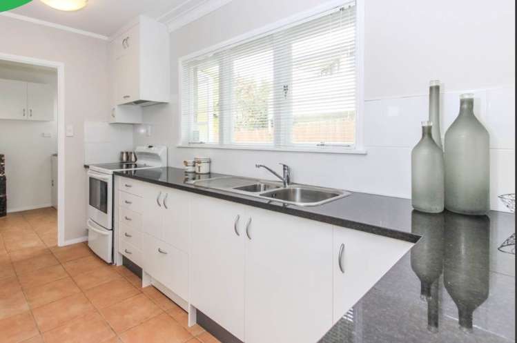 2/27 Nui Mana Place Te Atatu South_2