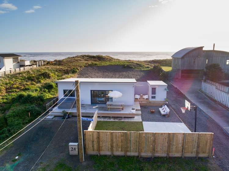 24 Marine Parade South Foxton Beach_29