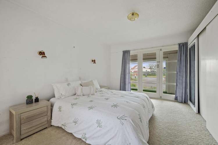 2 Holden Avenue Holdens Bay_10