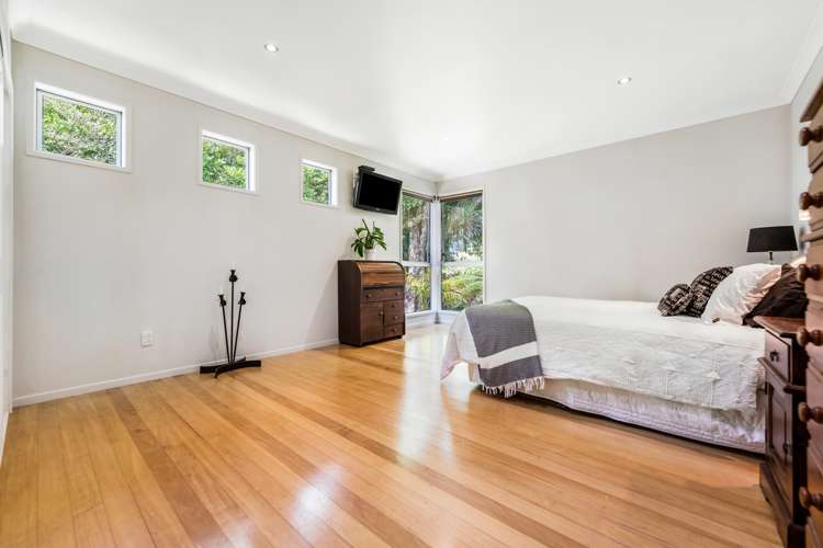 854 West Coast Road Waiatarua_12