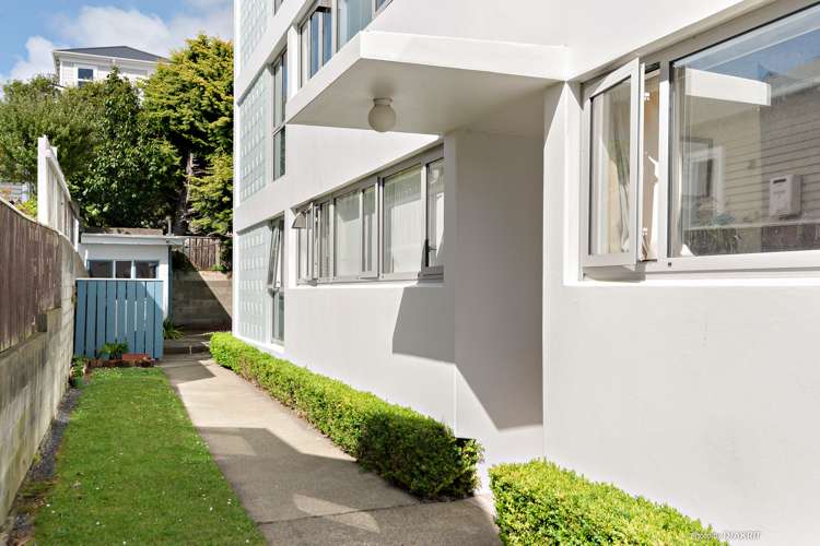 8/4 Queen Street Mount Victoria_13