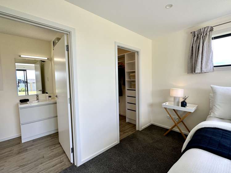 8 Chatham Rise Seaward Bush_21