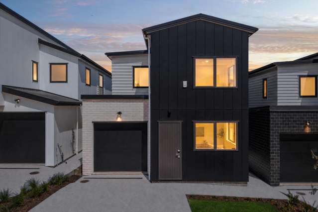 Brand New Family Living in the Heart of Silverdale
