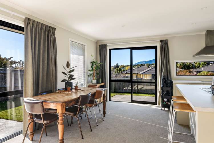 79 Washbourn Drive Richmond_5