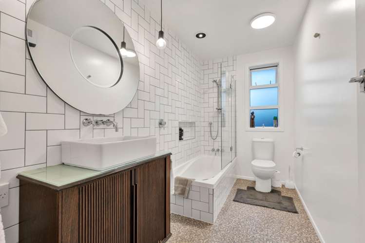 22 Brecon Road Stratford_11