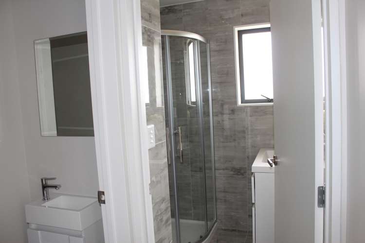 93 Naylors Drive Mangere_12