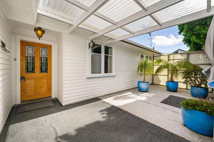 25 Lowtherhurst Road Massey_2