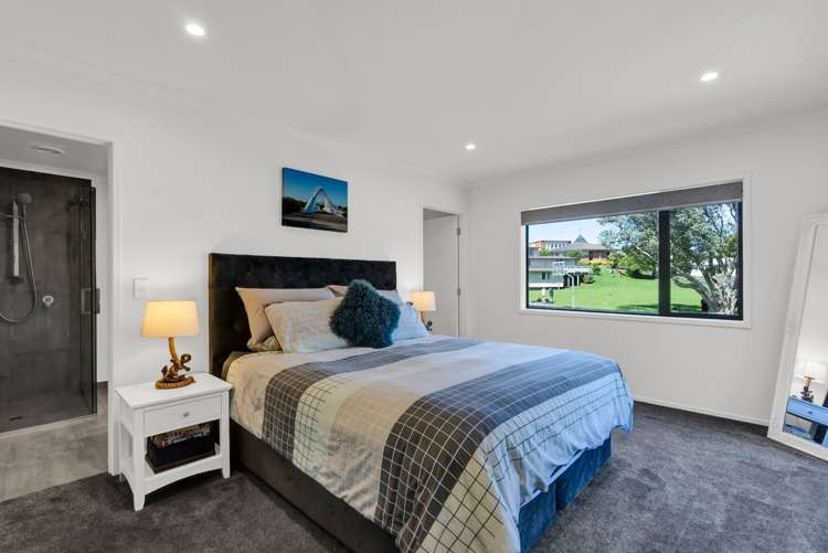 6 Francis Douglas Drive Westown_15