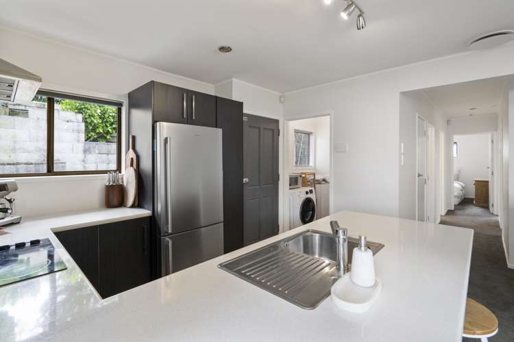 11 Lysander Crescent Beach Haven_5