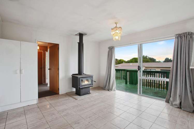 16 Leaming Place Clarks Beach_11