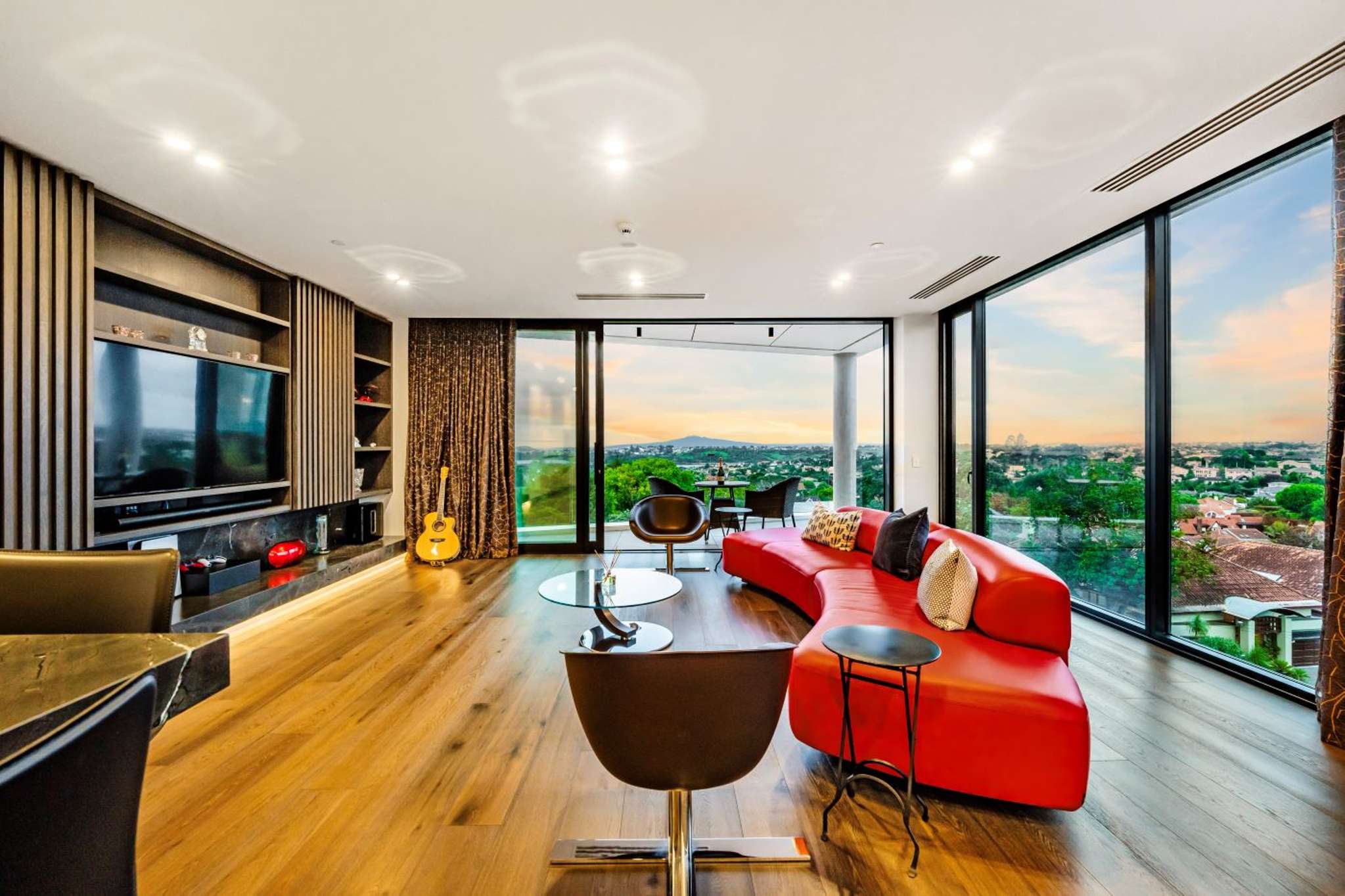 Apartment beneath Auckland’s most expensive penthouse ever sold is on the market