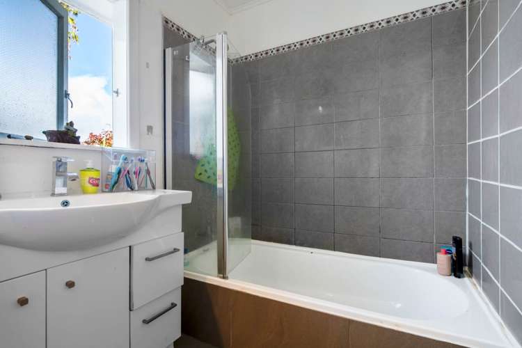 19 Edgerton Road Te Atatu Peninsula_16