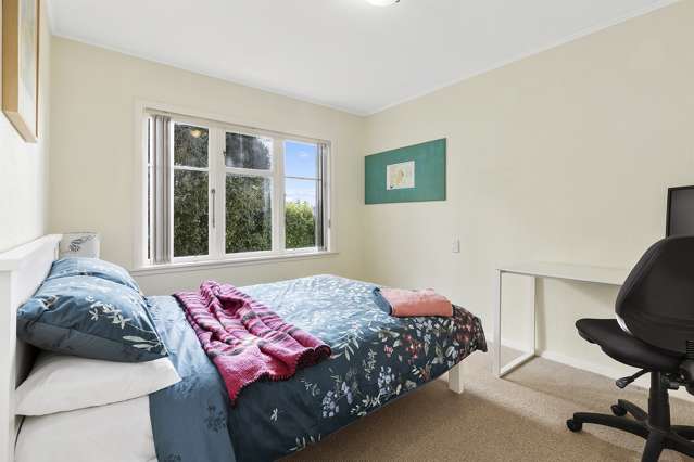 12 Huia Street Tawa_4