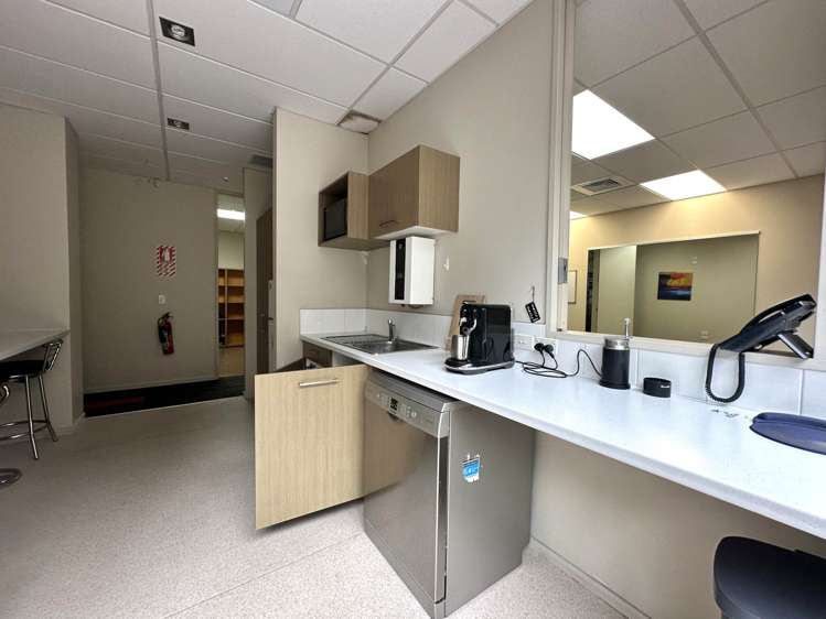 Unit 4/11 Orbit Drive Rosedale_9