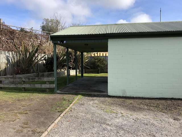 Secluded older cosy two bedroom flat with single garage