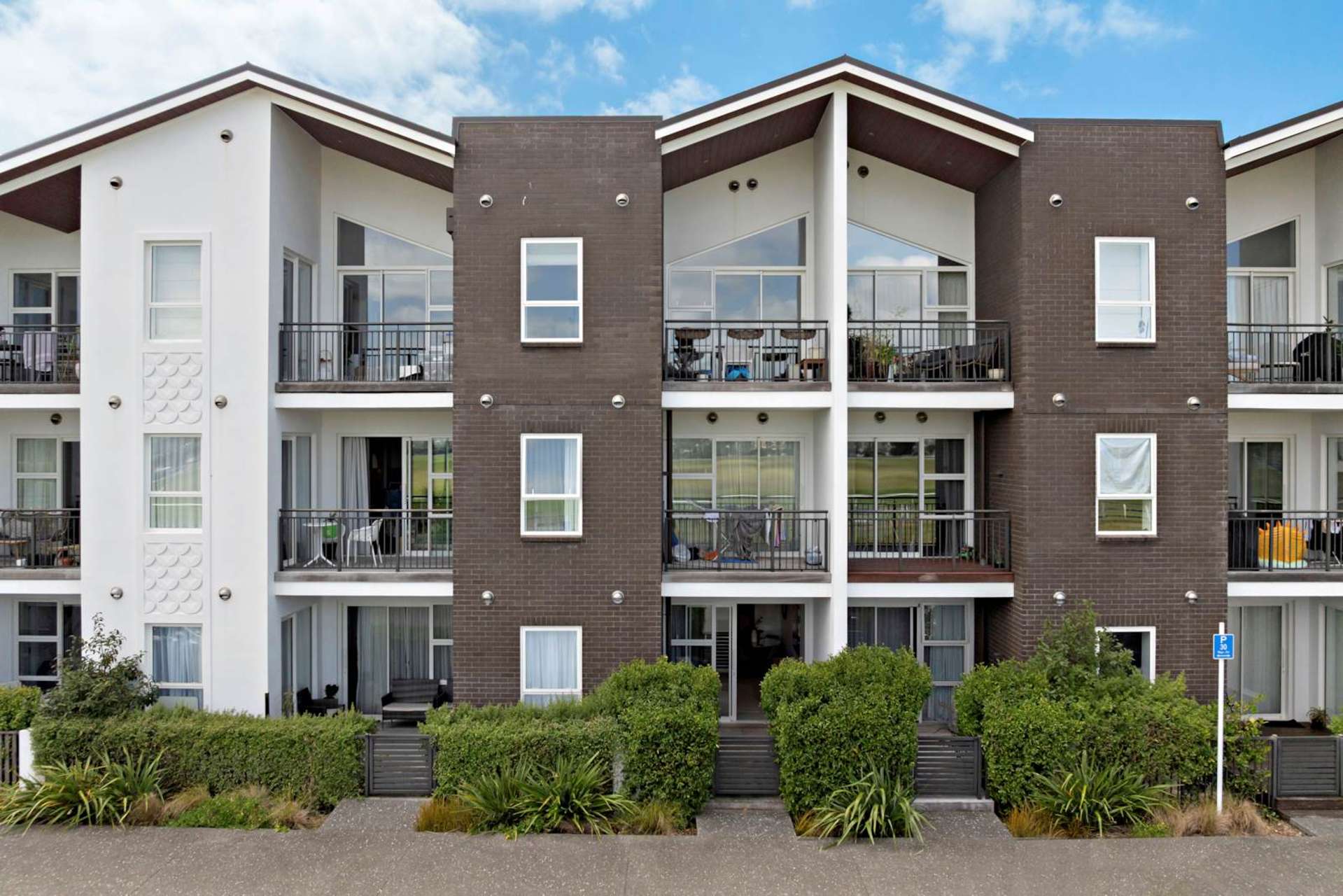 G04/26B Racecourse Parade Avondale_0