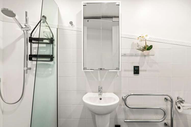 4P/51 Webb Street Mount Cook_10