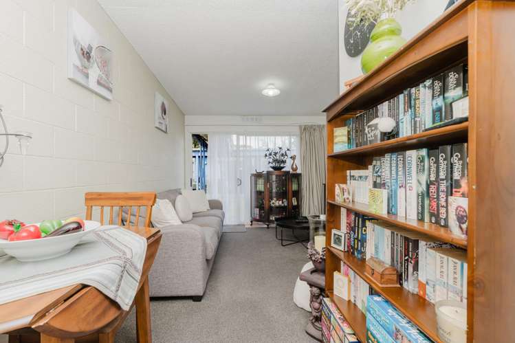 2/100 River Road Hamilton East_8