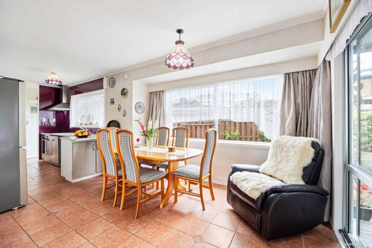 16 Kurnell Drive Botany Downs_8