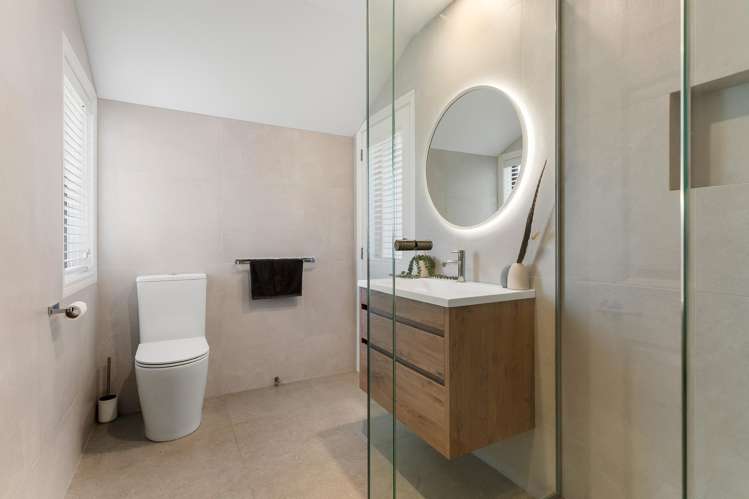 3 Traffic Road Greenhithe_33