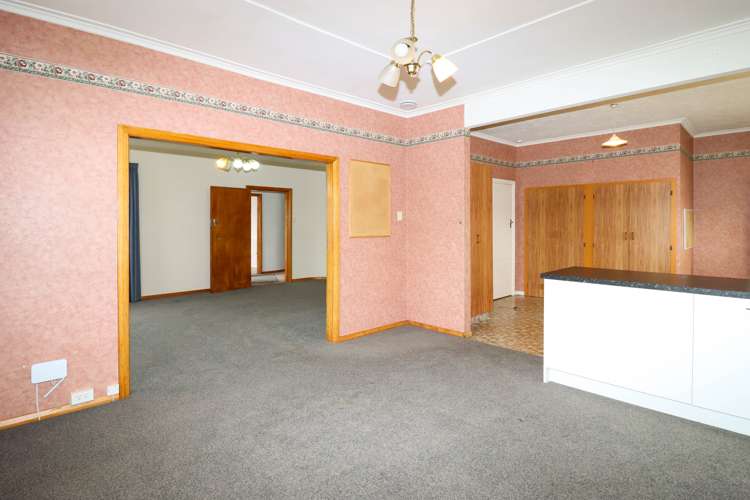 204 High Street South Carterton_8