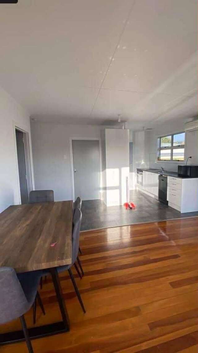 Sunny 2BR Home in Westown!