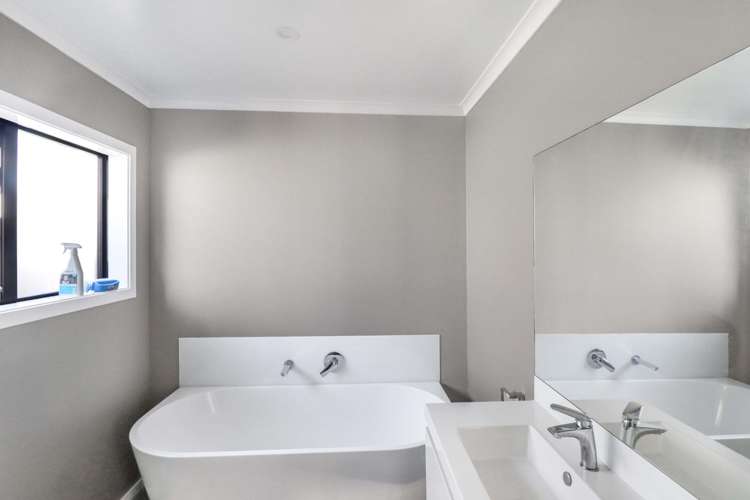 32 Harry Martin Lane Wainuiomata_11