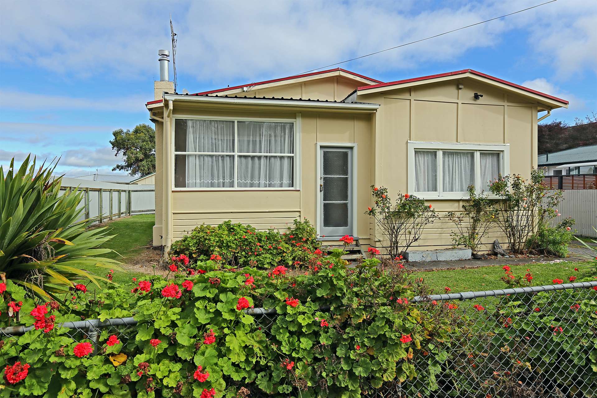 405 Murdoch Road East Akina_0