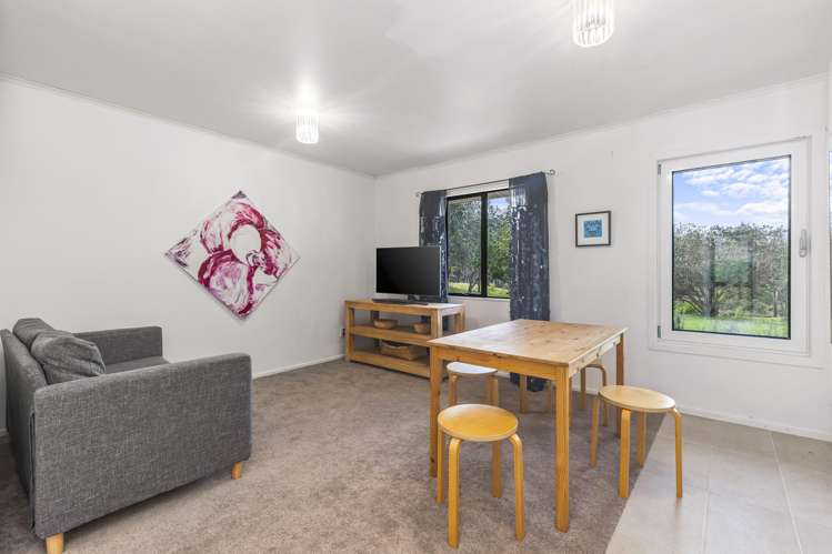 16 Long Road Waitakere_32