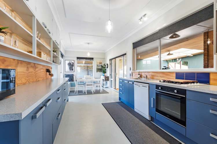 1606 South Road Oakura_10