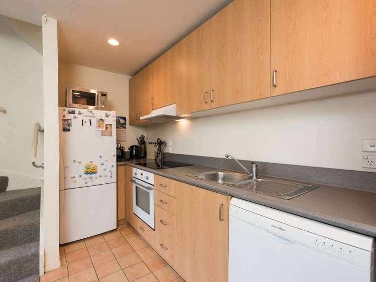 8/35 Pirie Street Mount Victoria_13