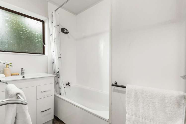 1/38 Latham Avenue Pakuranga_9