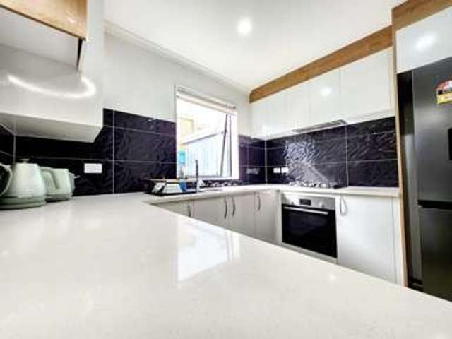 6C Christmas Road 10686_3