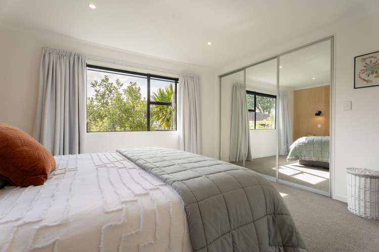 8 Hillview Crescent Paparangi_13