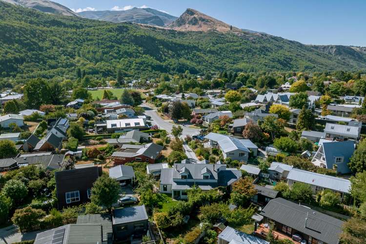9A & 9B Argyle Place Arrowtown_17