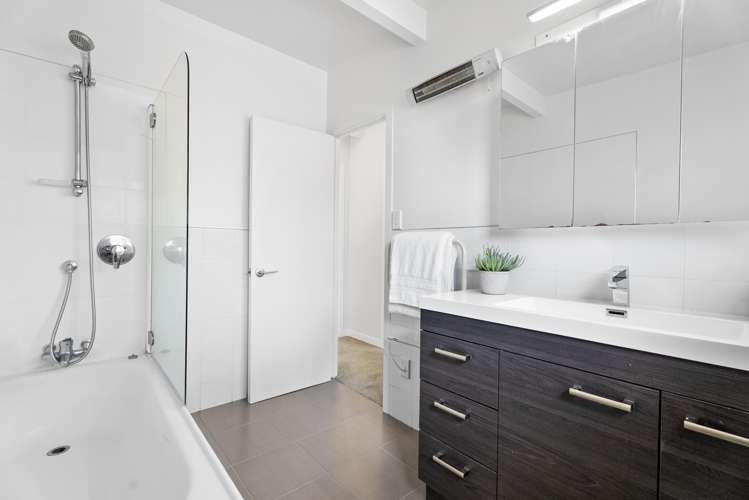 2/165 Queen Street Northcote Point_13