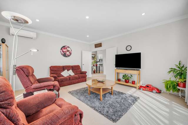16 Leafield Crescent Henderson_1