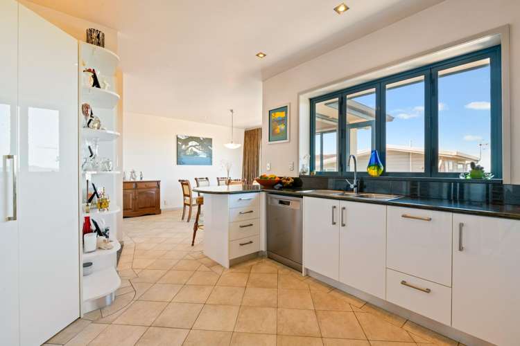 1/2 Dewsbury Terrace Castor Bay_8