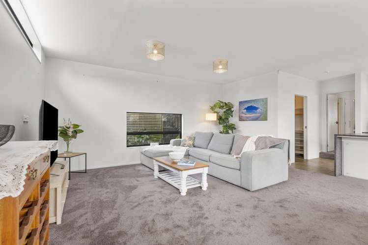 2/10 Etherton Drive Weymouth_9
