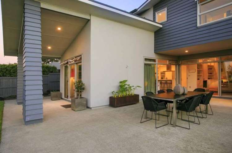 54 Shelter Drive Greenhithe_1