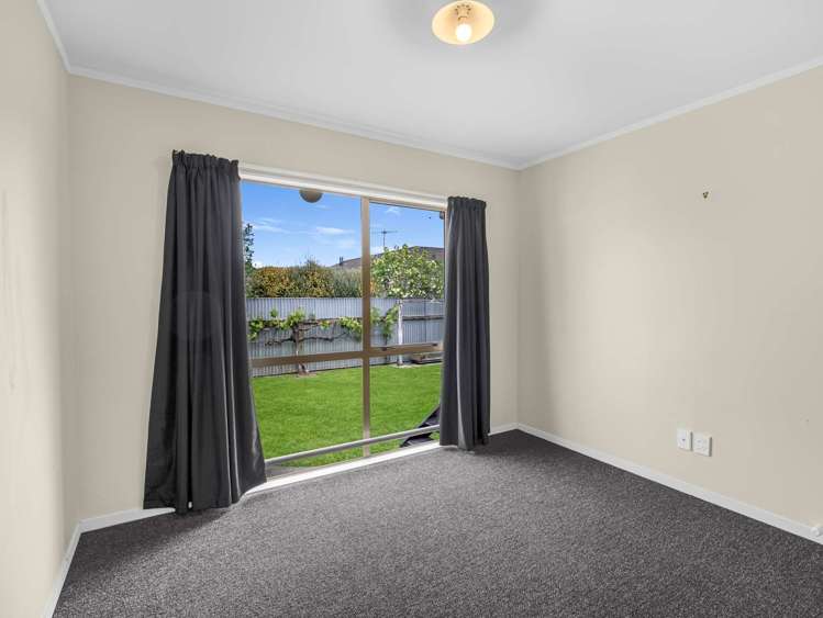 3 Kirkcaldie Grove Levin_21