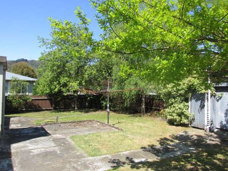 85 Shiel Street Reefton_5