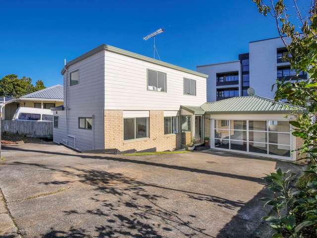 Spacious 3 Bed 2 Bath Home in Central Northcot...