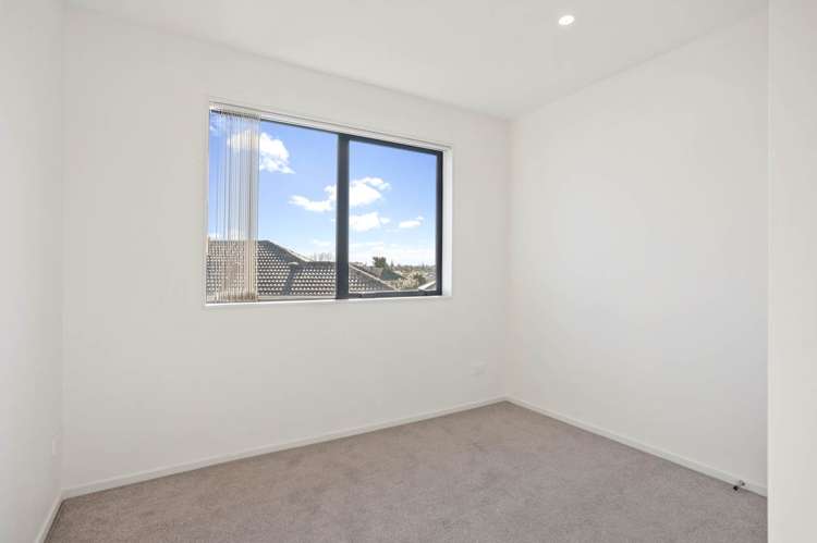 5/60 Kelman Road Kelston_9