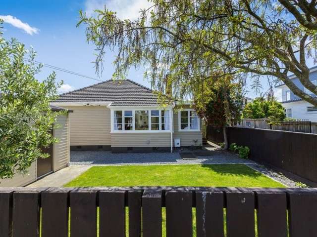 6 Coates Grove Silverstream_1