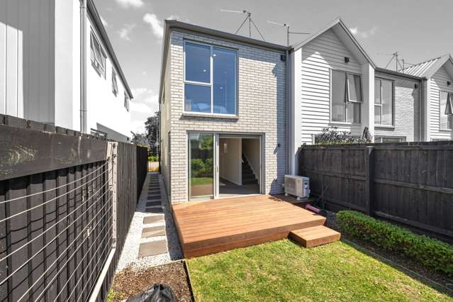 Location Location, Executive and Affordable!